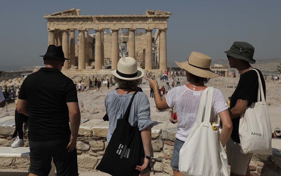 tourists_acropolis_-_intime_news.jpg