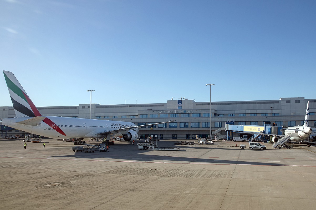 2560px-Athens_International_Airport_Eleftherios_Venizelos_Διεθνής_Αερολιμένας_Αθηνών_Ελευθέριος_Βενιζέλος_2019-12-01_e.jpg