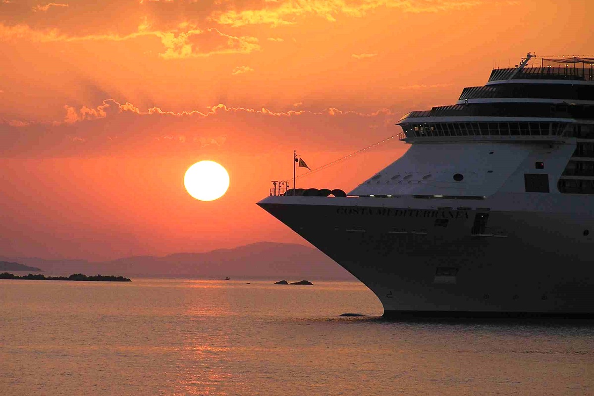 red-cruise-ship-passenger-ship-sunset-calm-ocean-liner-1448097-pxhere.com_.jpg