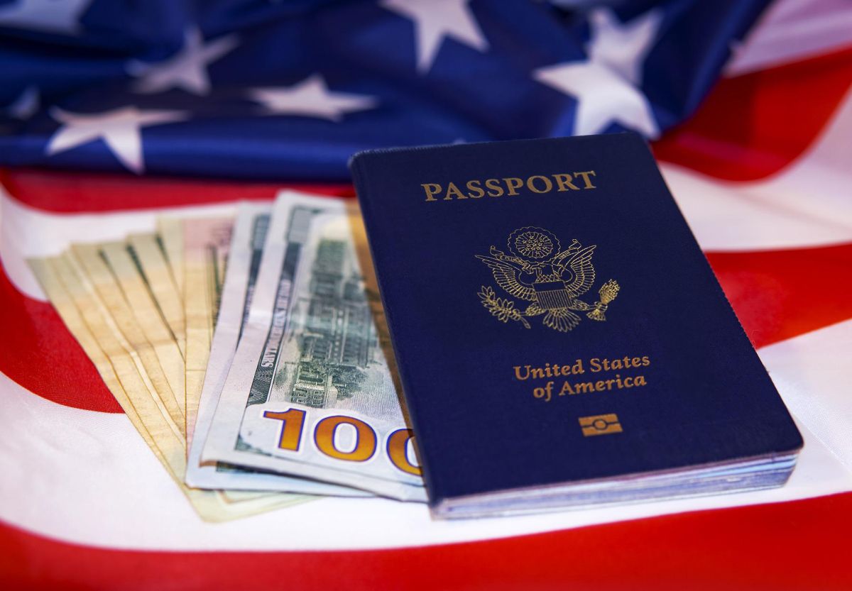 passport-money-flag_usa-5319479_1920.jpg
