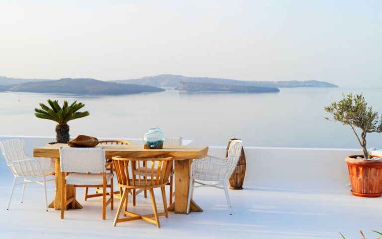 akinita_greece_villa_tourism_shutterstock-768x480.jpg